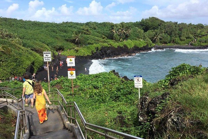 Full-Day Narrated Road to Hana Drive with Breakfast, Lunch and Black Sand Beach, 7 Hours (3/12)