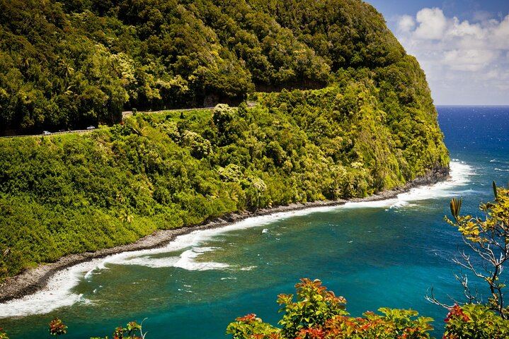 Road to Hana in a Mercedes Sprinter: Waterfalls, Wai'anapanapa Black Sand Beach, Lunch (4/12)