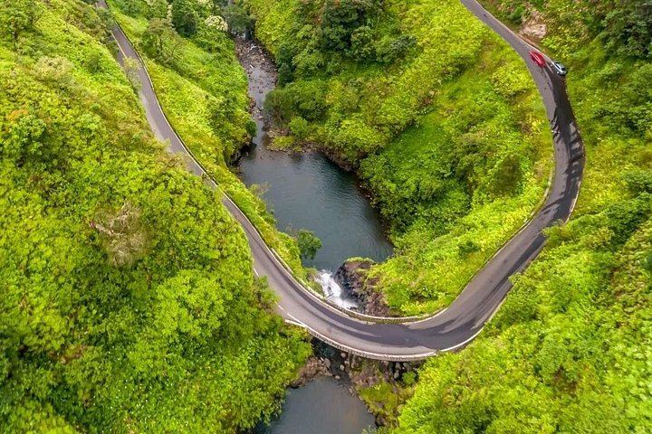 Road to Hana in a Mercedes Sprinter: Waterfalls, Wai'anapanapa Black Sand Beach, Lunch (1/12)