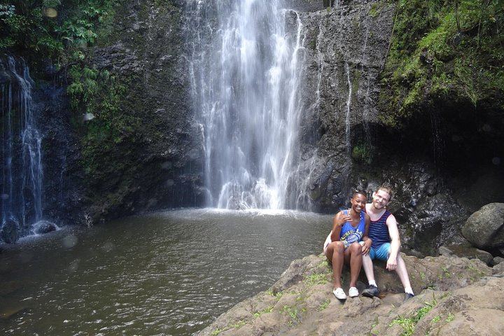 Road to Hana in a Mercedes Sprinter: Waterfalls, Wai'anapanapa Black Sand Beach, Lunch (6/12)