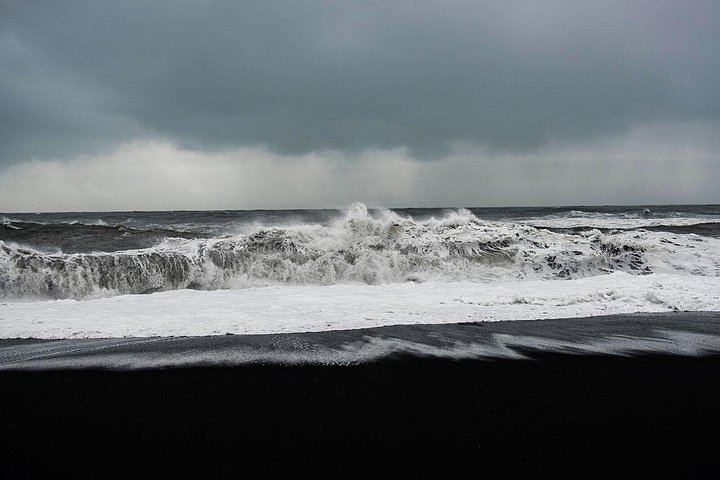South Coast Day Tour with Volcano Commentary, Skógafoss and Reynisfjara Black Beach (7/12)