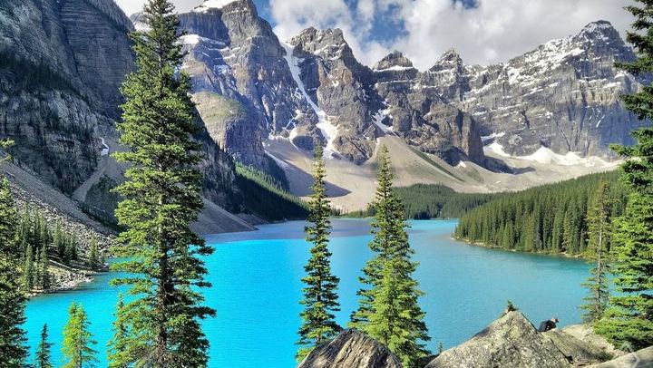 Summer Small-Group Rockies Tour from Calgary: Moraine Lake, Lake Louise, Takakkaw Falls (3/12)