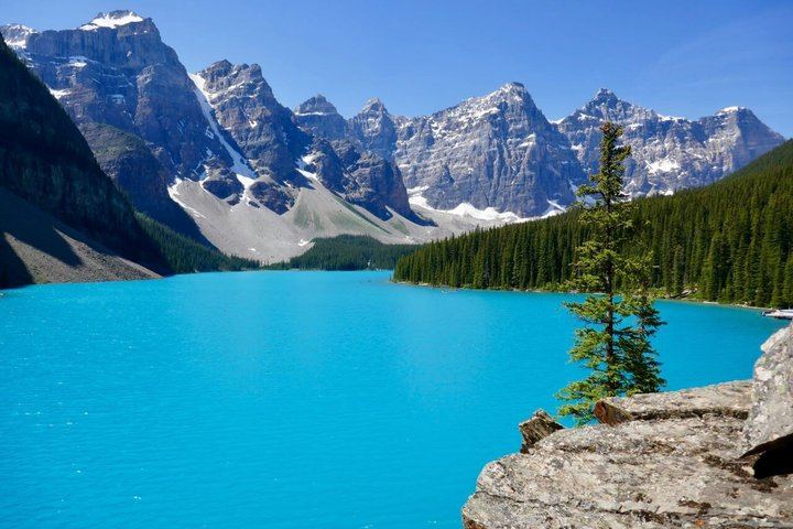 Summer Small-Group Rockies Tour from Calgary: Moraine Lake, Lake Louise, Takakkaw Falls (2/12)