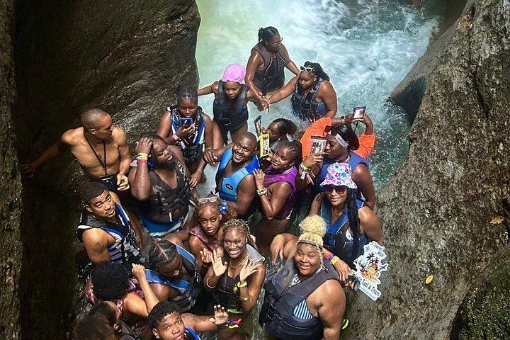 Ti Tou Gorge Swim from the Roseau Cruise Port with Majestic Taxi and Tours (11/12)