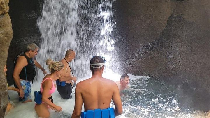 Majestic Taxi and Tours from Roseau: Trafalgar Falls, Sulphur Springs, Ti Tou Gorge (2/12)