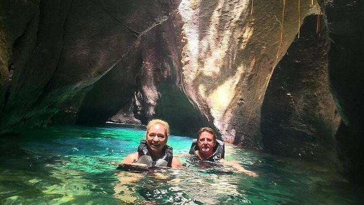Majestic Taxi and Tours from Roseau: Trafalgar Falls, Sulphur Springs, Ti Tou Gorge (1/12)