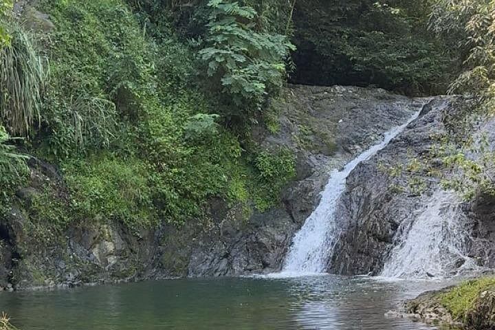 Salto de Pilar Cliff Jumping Hike with 5 to 30 Foot Jumps and Life Jackets (3/10)