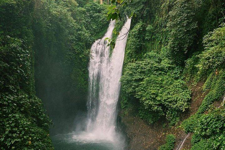 Aling-Aling Four-Waterfall Jump and Slide Day with Lunch and Handara Gate (8/12)