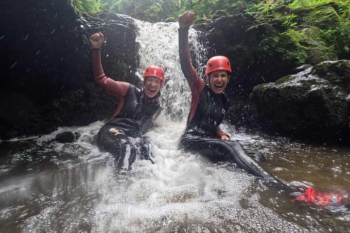 Waterfall Climbing without Ropes in Lomba de Sao Pedro, 3-Hour Small Group (2/11)