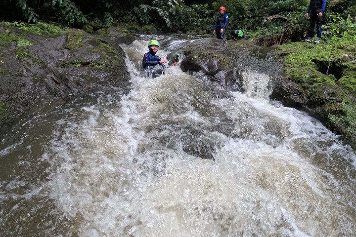 Waterfall Climbing without Ropes in Lomba de Sao Pedro, 3-Hour Small Group (3/11)