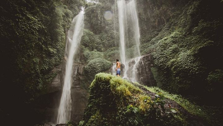 Sekumpul Waterfalls Trek with Ulun Danu and Taman Ayun Temples, Small Group (1/9)