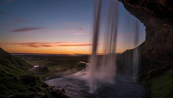 South Shore Minibus Day Tour: Skogafoss First, Seljalandsfoss Last, Max 19 (4/8)