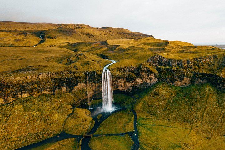Hidden Iceland Private South Coast Tour with Lava Show and Solheimajokull Glacier Walk (1/12)