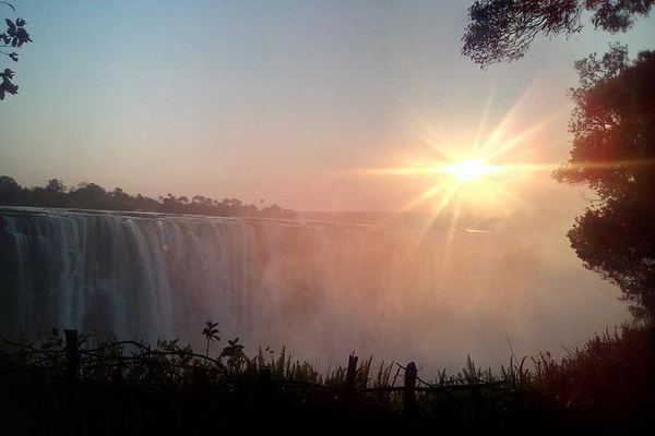 Victoria Falls Sunrise Private Tour with Early Hotel Pickup and Guide
