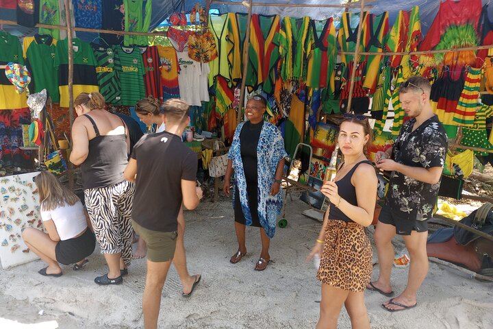 Private Dunn's River Falls Climb with Ocho Rios Sightseeing and Shopping (5/12)