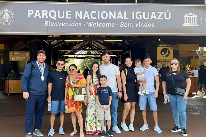 Iguazu Falls Shared Day Tour with Hotel Pickup, Tourism Corridor and Fast-Track Entry (12/12)