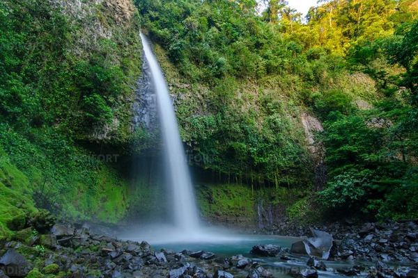 La Fortuna Waterfall Skip-the-Line Admission Ticket with River Trail and Viewpoint Access