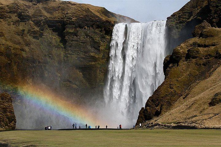 South Coast Day Tour with Volcano Commentary, Skógafoss and Reynisfjara Black Beach (6/12)