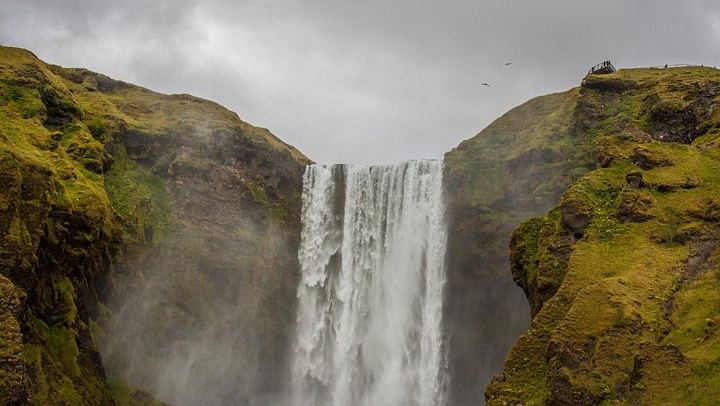 Italian-Guided South Coast Day Tour to Vík with Kvernufoss and Dyrhólaey Arch (1/7)