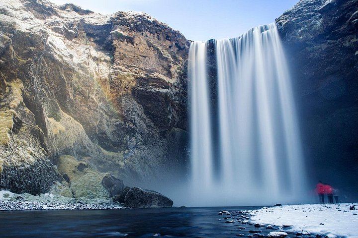 Winter South Coast Day Tour with Gljufrabui, Reynisfjara and Glacier Touch (1/8)