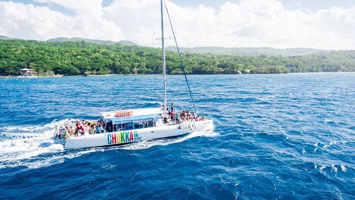 Dunn's River Falls Catamaran, Zipline and Snorkel Day with Chukka, Ocho Rios (2/11)