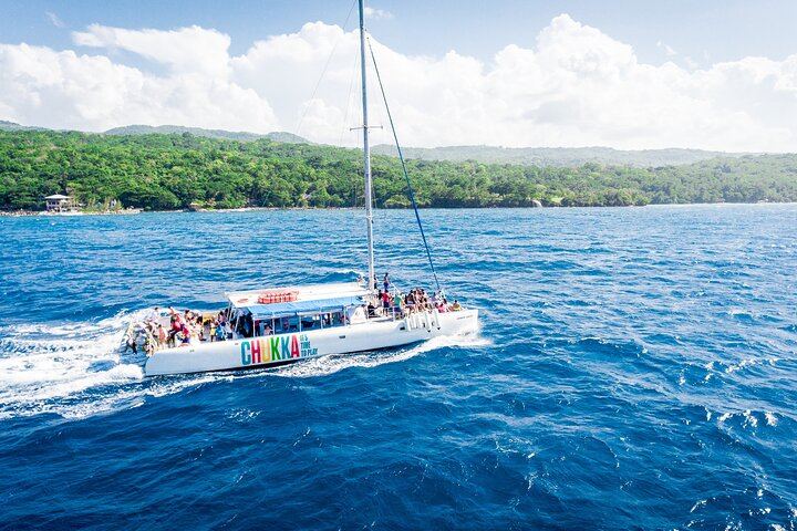 Dunn's River Falls Chukka Catamaran Cruise with Snorkel Stop from Ocho Rios (9/12)