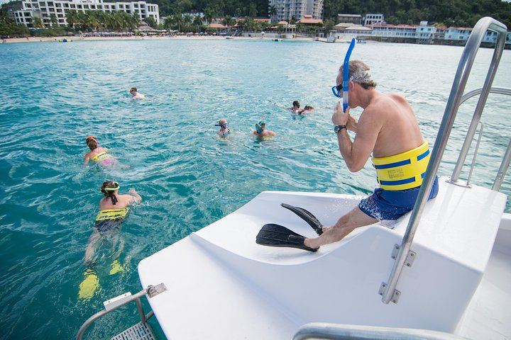 Four-Hour Dunn's River Falls Catamaran Cruise with Live DJ and Open Bar (4/12)