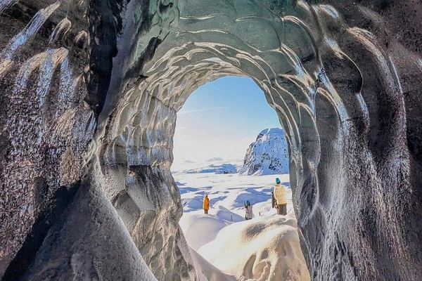 Katla Ice Cave 4x4 Tour from Reykjavik via Seljalandsfoss, Skogafoss and Reynisfjara