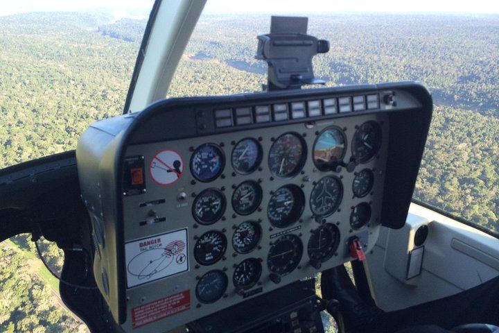 Helicopter Flight over Iguassu Falls with Hotel Pickup from Foz do Iguacu or Puerto Iguazu (3/12)