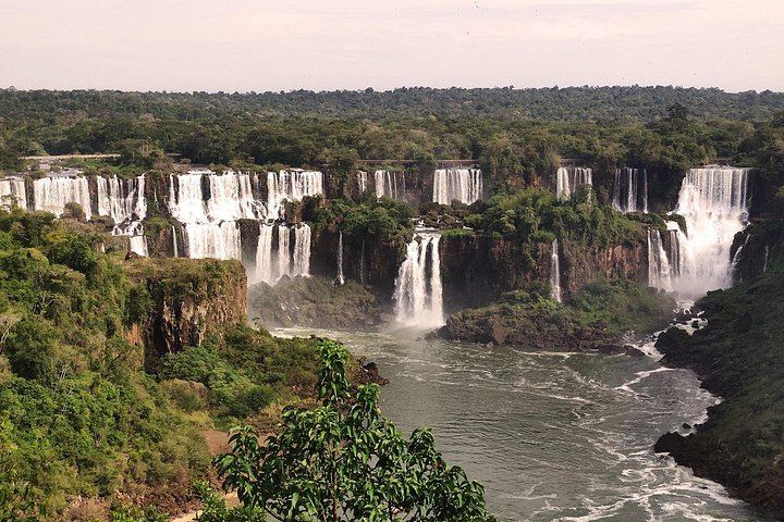 Helicopter Flight over Iguassu Falls with Hotel Pickup from Foz do Iguacu or Puerto Iguazu (10/12)