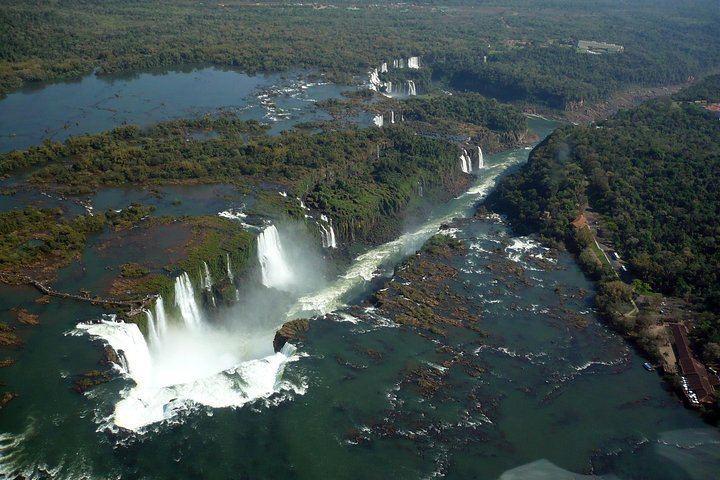 Helicopter Flight over Iguassu Falls with Hotel Pickup from Foz do Iguacu or Puerto Iguazu (7/12)