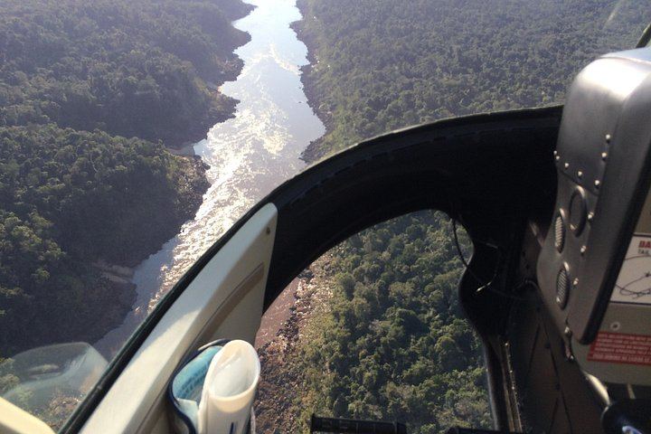 Helicopter Flight over Iguassu Falls with Hotel Pickup from Foz do Iguacu or Puerto Iguazu (4/12)