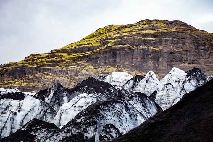Hidden Iceland Private South Coast Tour with Lava Show and Solheimajokull Glacier Walk (10/12)