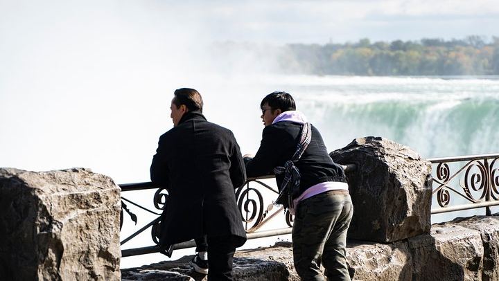 Niagara Falls and Niagara-on-the-Lake Guided Day Tour from Toronto with Boat Ride (4/12)
