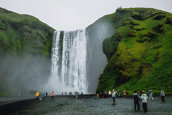 South Coast Day Tour with Free Time in Vik, Glacier Viewing and Seljalandsfoss