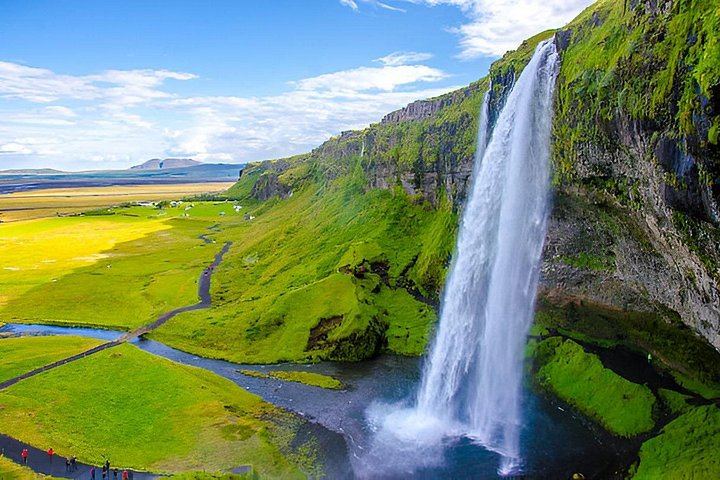 South Coast Day Tour with Free Time in Vik, Glacier Viewing and Seljalandsfoss (1/12)
