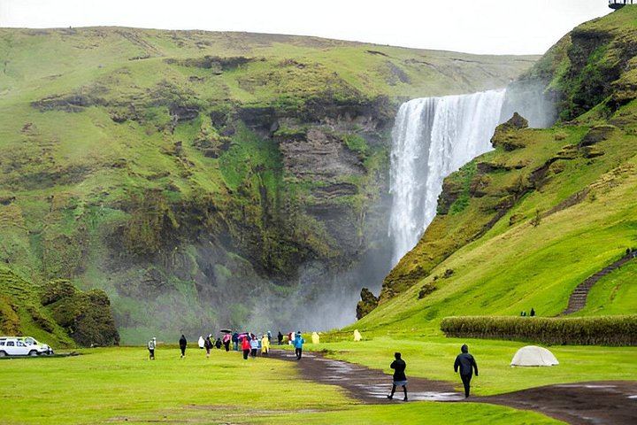 South Coast Day Tour with Free Time in Vik, Glacier Viewing and Seljalandsfoss (7/12)