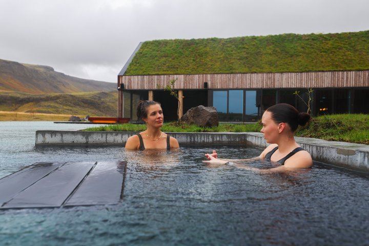 South Coast Waterfalls and Reykjaböð Hot Springs Day Tour with Entry and Towel (2/12)