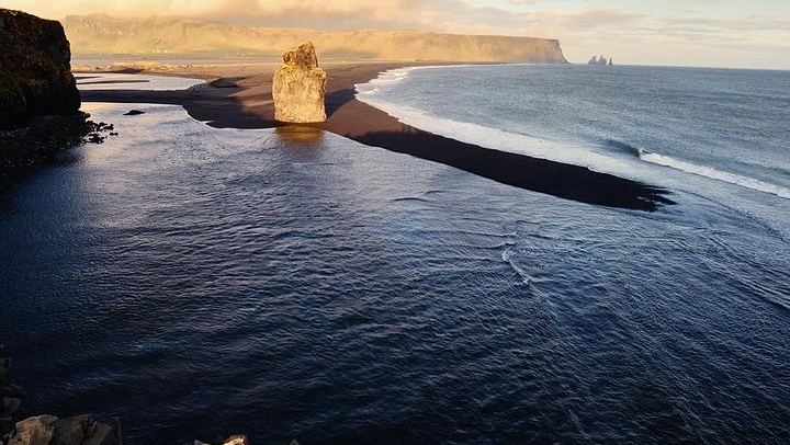 Dyrholaey Arch and Vik Troll Legend South Coast Minibus Day Tour, Max 17 (2/11)