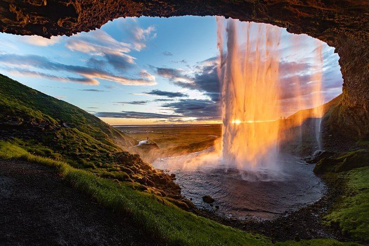 13.5-Hour South Coast Tour with DC-3 Plane Wreck Shuttle and Dyrholaey Views (7/12)