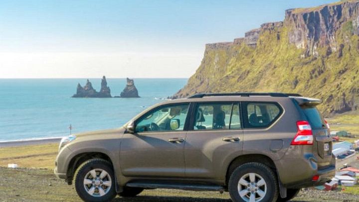 Tailor-Made Private South Coast Day Tour with Flexible Pickup and Optional Blue Lagoon (1/12)