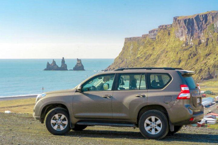 Tailor-Made Private South Coast Day Tour with Flexible Pickup and Optional Blue Lagoon (1/12)