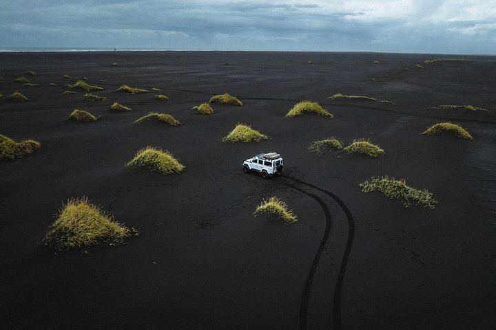 Private South Coast Tour in a Land Rover Defender with Photo Package, Reykjavik (2/12)
