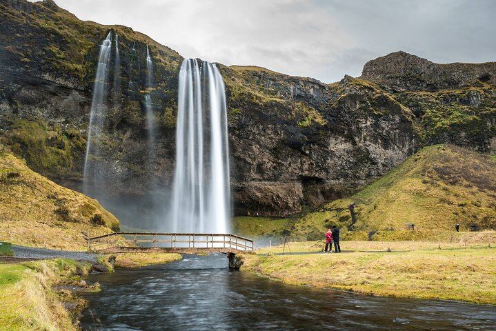 South Shore Adventure: Reynisdrangar Sea Stacks, Skogafoss and Seljalandsfoss (8/12)