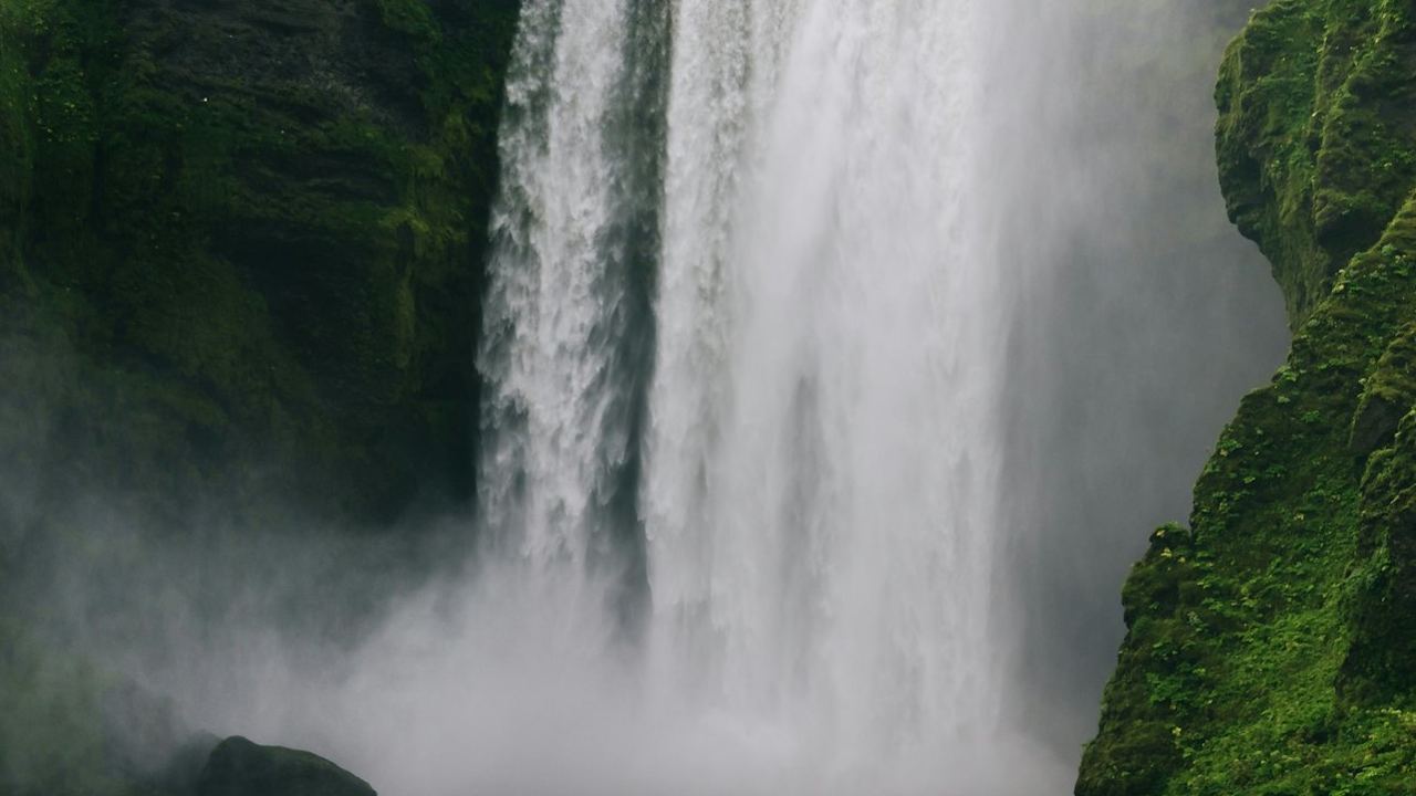 Guided South Coast Day Trip: Waterfalls, Sólheimajökull Glacier and Reynisfjara Beach (2/5)