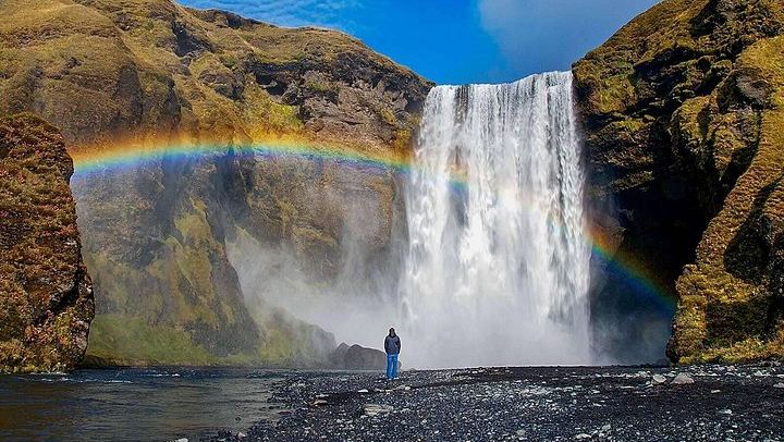 South Coast Day Tour with Volcano Commentary, Skógafoss and Reynisfjara Black Beach (3/12)