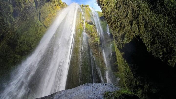 10-Hour Seljalandsfoss, Skogafoss and Black Beach Small-Group Day Tour (3/12)