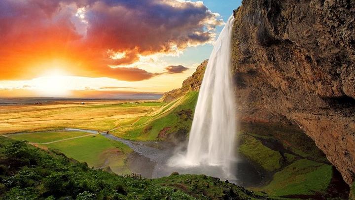 Private 8-Hour South Coast Tour: Seljalandsfoss, Skogafoss and Reynisfjara (1/3)