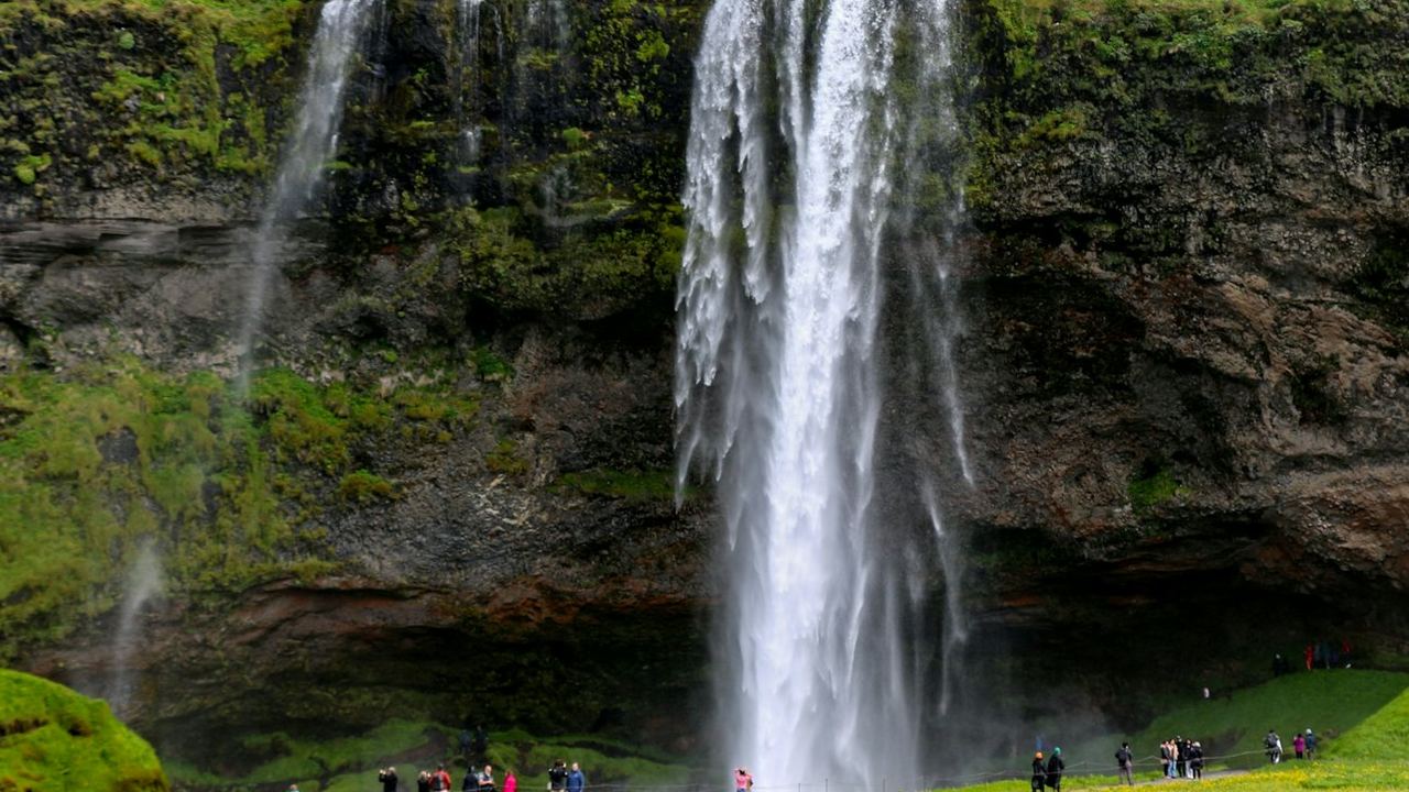 Guided South Coast Day Trip: Waterfalls, Sólheimajökull Glacier and Reynisfjara Beach (4/5)