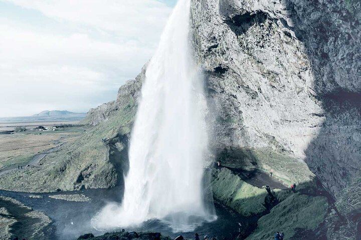 Vík Lava Show, Skógafoss and Seljalandsfoss South Coast Day Tour from Reykjavik (3/9)